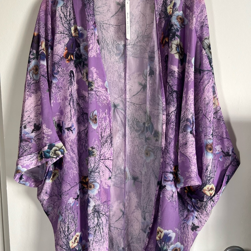 Elegant Purple and Black Kimono with Flowing Design